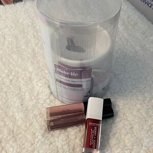 Mapeup brush cleaner with Seraphine Lip Gloss and 2 H&M shades